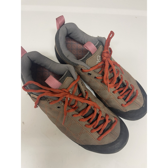 FIVE TEN 5.10 WOMENS sz 7.5 APPROACH SHOES STEALTH SOLES - Picture 1 of 7